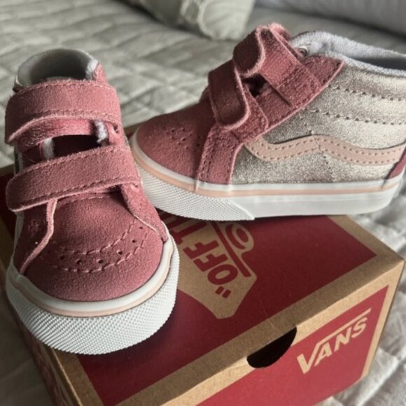 NEW IN BOX VANS Toddler Sk8-Mid Reissue V Sneakers Metallic Pop Pink SZ 4 - Picture 1 of 10